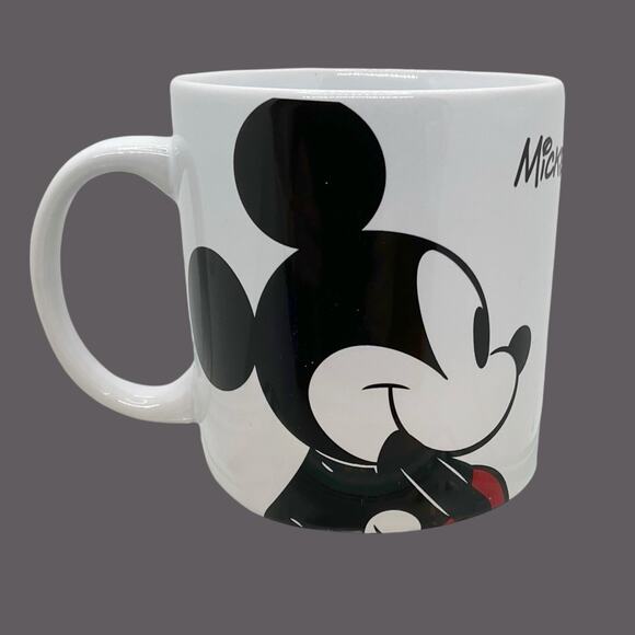 Disney Micky Mouse 20oz Ceramic Mug Cup Black White Red-NEW Coffee Tea Gift - Picture 1 of 3